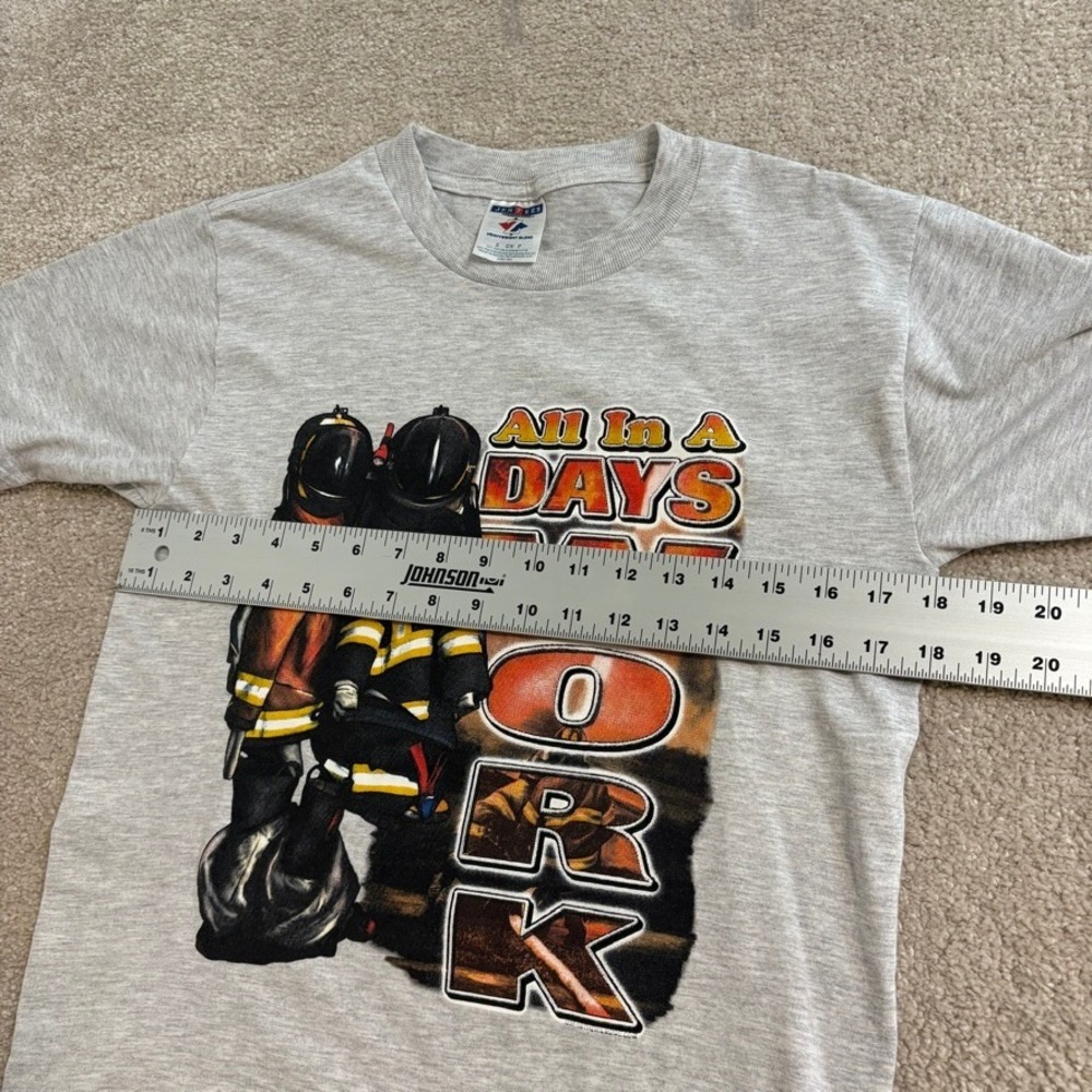 Jerzees Firefighter T-Shirt All In A Days Work Graphic Tee Boxy Mens‎ Size S - Picture 6 of 7